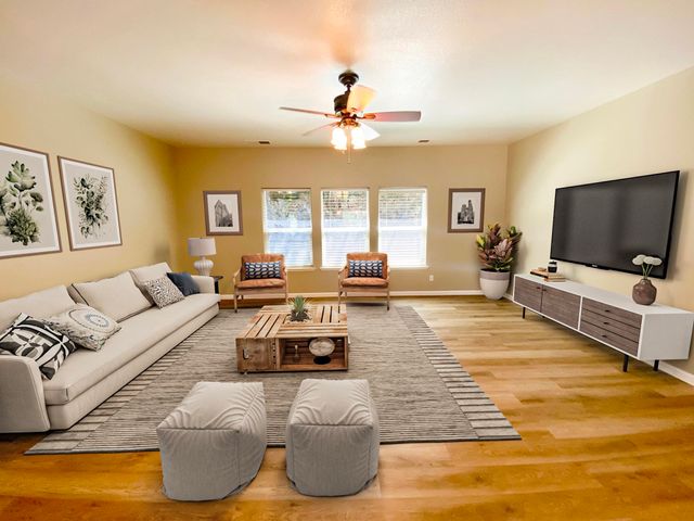 18197 Hammer Ln, Tuolumne, CA 95379