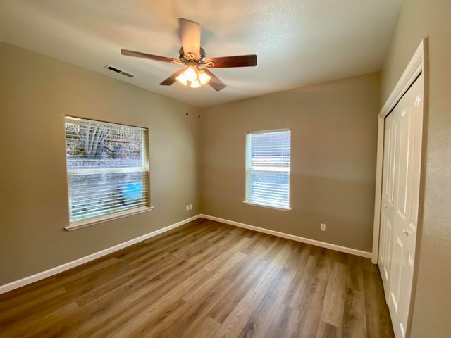 18197 Hammer Ln, Tuolumne, CA 95379