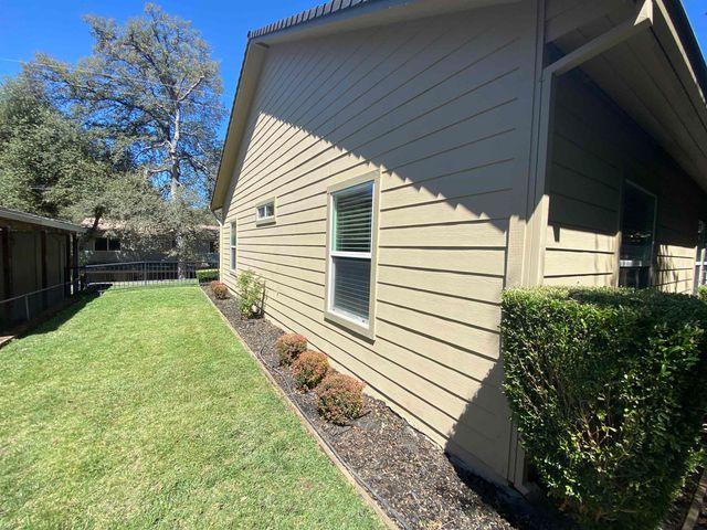 18197 Hammer Ln, Tuolumne, CA 95379