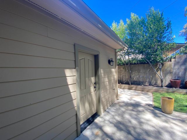 18197 Hammer Ln, Tuolumne, CA 95379