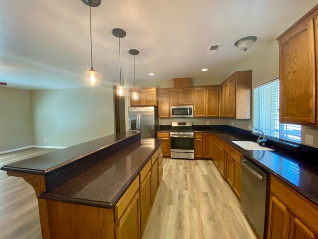 18197 Hammer Ln, Tuolumne, CA 95379