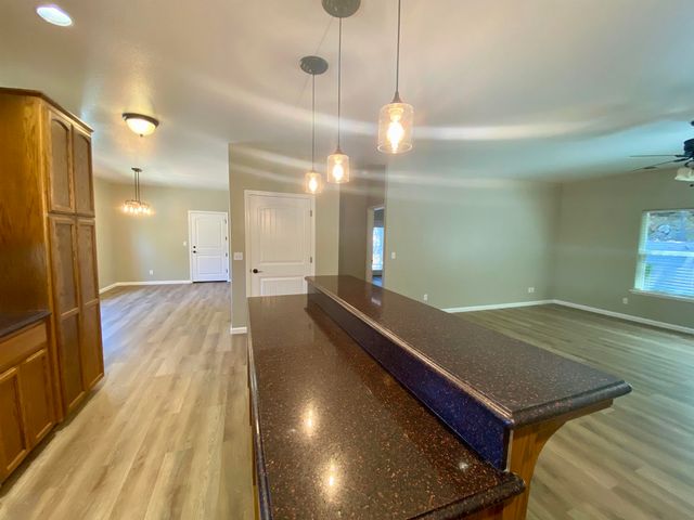 18197 Hammer Ln, Tuolumne, CA 95379