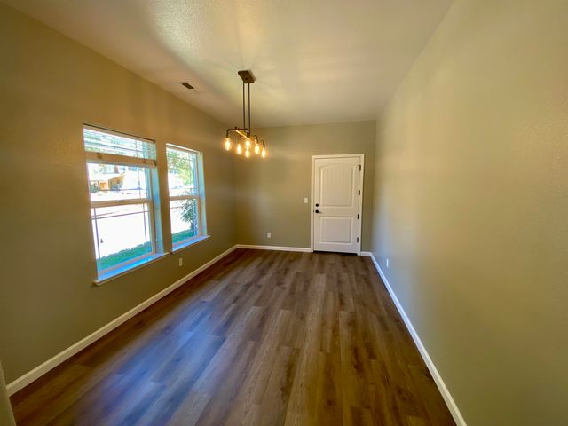 18197 Hammer Ln, Tuolumne, CA 95379