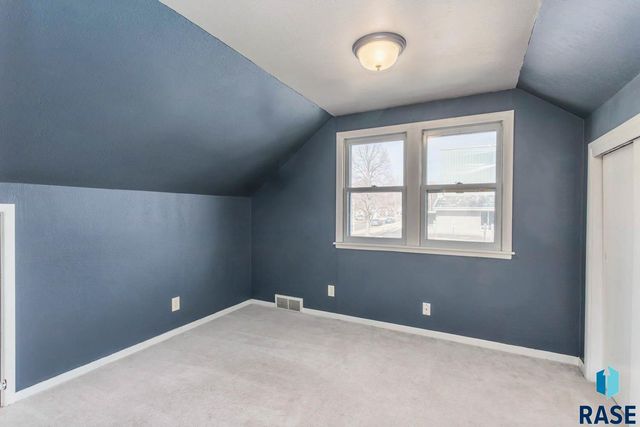 1900 S Lake Ave Avenue, Sioux Falls, SD 57105