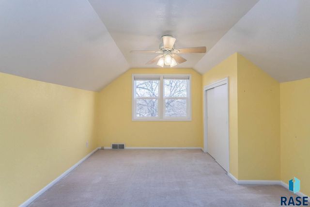 1900 S Lake Ave Avenue, Sioux Falls, SD 57105