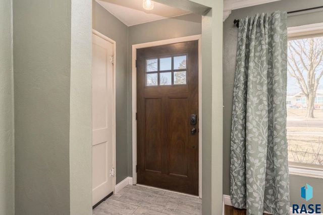 1900 S Lake Ave Avenue, Sioux Falls, SD 57105