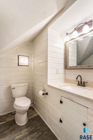 1900 S Lake Ave Avenue, Sioux Falls, SD 57105