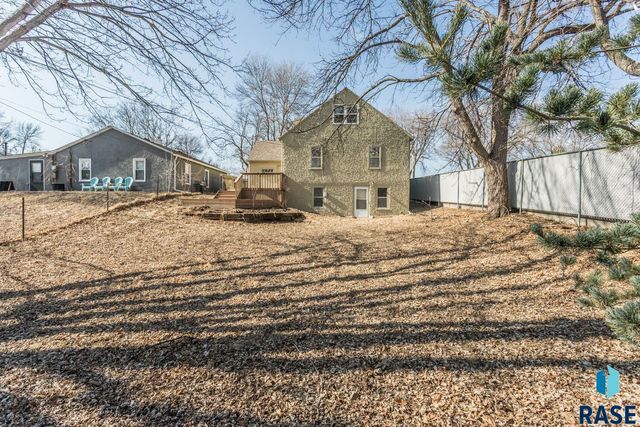 1900 S Lake Ave Avenue, Sioux Falls, SD 57105