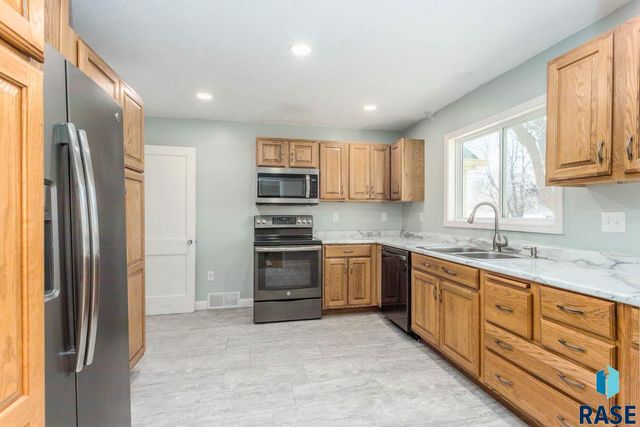 1900 S Lake Ave Avenue, Sioux Falls, SD 57105