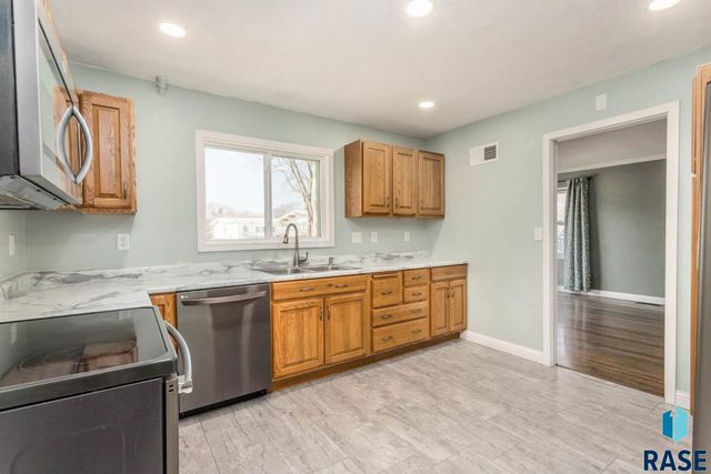 1900 S Lake Ave Avenue, Sioux Falls, SD 57105