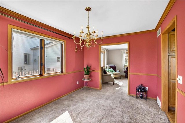 1205 Greenbrier Drive, Waunakee, WI 53597