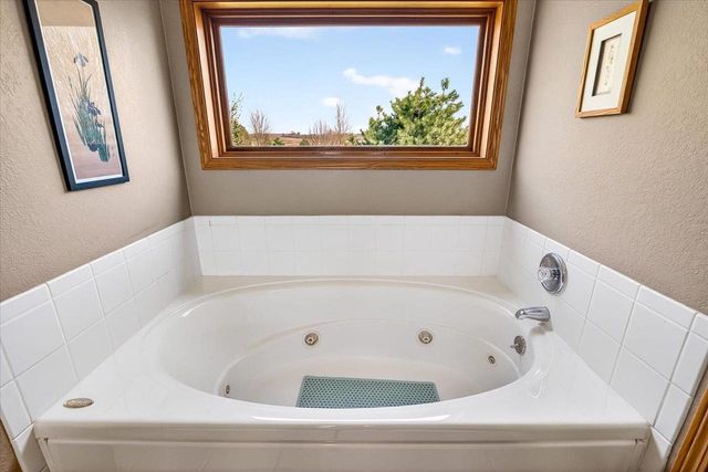 1205 Greenbrier Drive, Waunakee, WI 53597