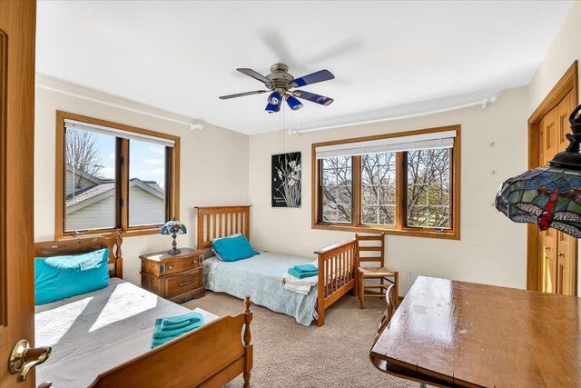 1205 Greenbrier Drive, Waunakee, WI 53597