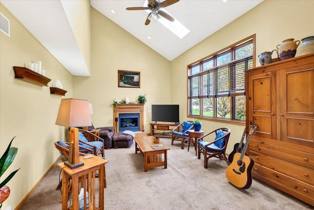 1205 Greenbrier Drive, Waunakee, WI 53597