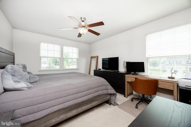 102 DAGUE FARM DR, Coatesville, PA 19320