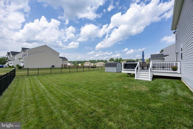102 DAGUE FARM DR, Coatesville, PA 19320