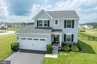 102 DAGUE FARM DR, Coatesville, PA 19320