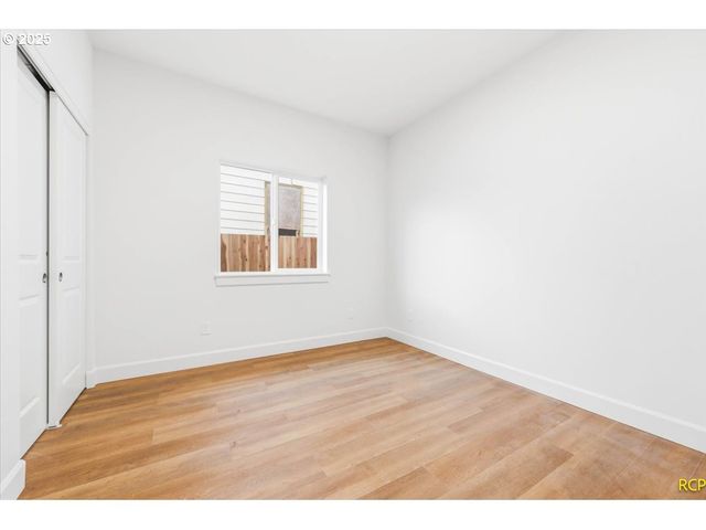 6915 N Smith St, Portland, OR 97203