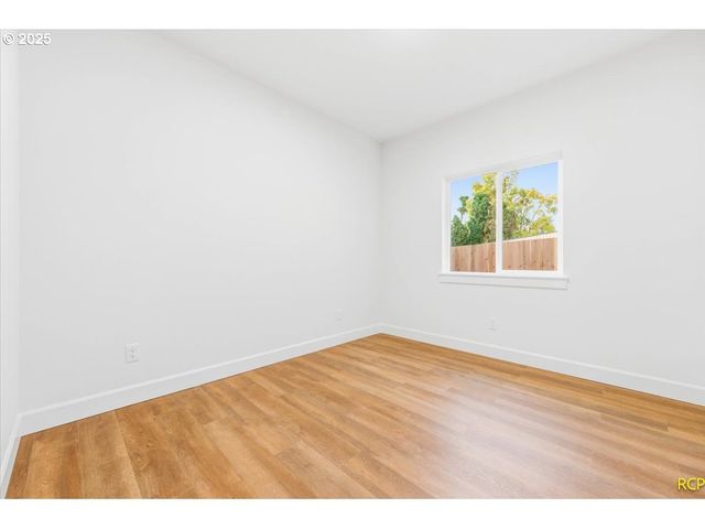 6915 N Smith St, Portland, OR 97203