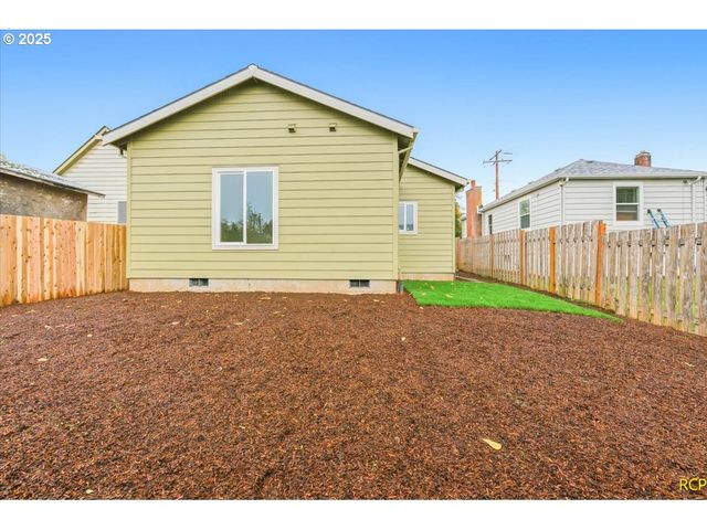 6915 N Smith St, Portland, OR 97203