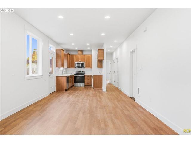 6915 N Smith St, Portland, OR 97203