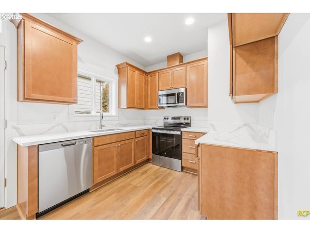 6915 N Smith St, Portland, OR 97203