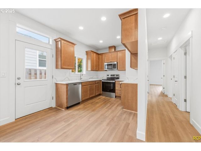 6915 N Smith St, Portland, OR 97203