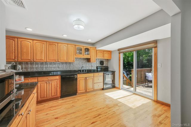 103 Stephen Road, Bayport, NY 11705