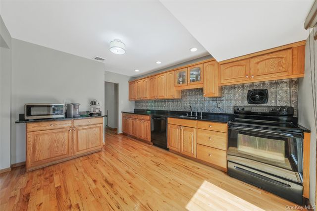 103 Stephen Road, Bayport, NY 11705