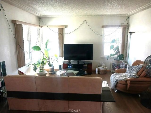 8715 S Van Ness, Inglewood, CA 90305