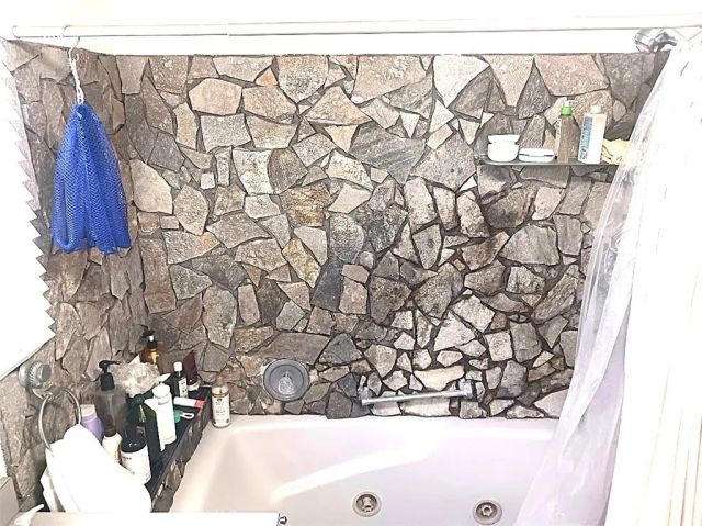 8715 S Van Ness, Inglewood, CA 90305