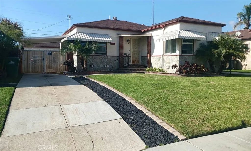 8715 S Van Ness, Inglewood, CA 90305