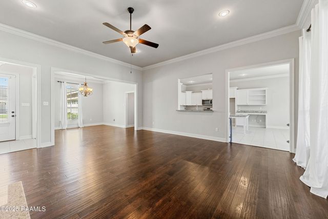 208 Meadowland Drive, Lafayette, LA 70507