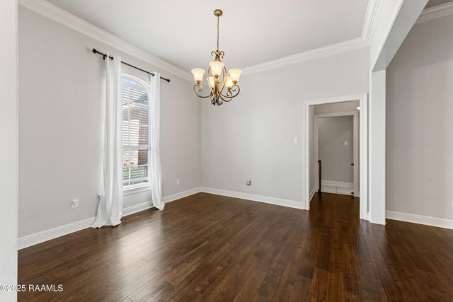 208 Meadowland Drive, Lafayette, LA 70507