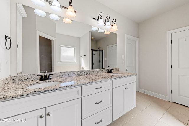 208 Meadowland Drive, Lafayette, LA 70507