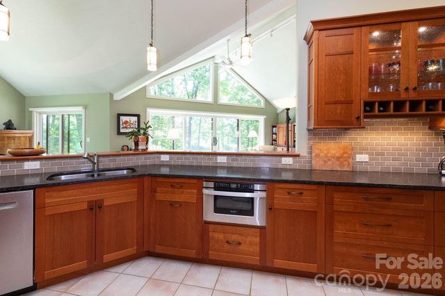 29 Gardner Drive, Asheville, NC 28803