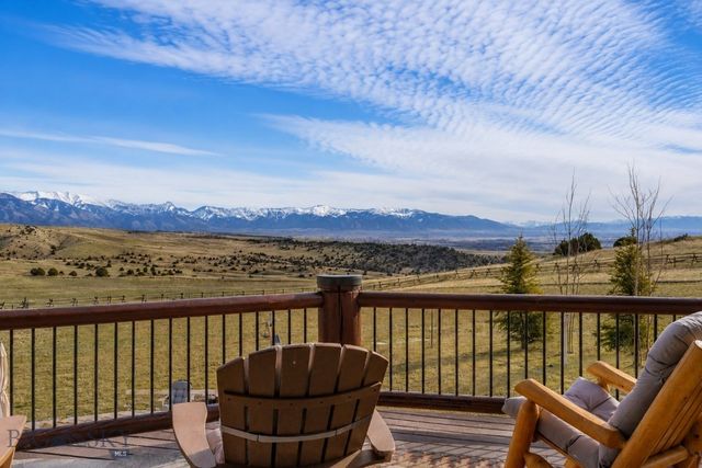 330 Yucca Pass Road, Manhattan, MT 59741