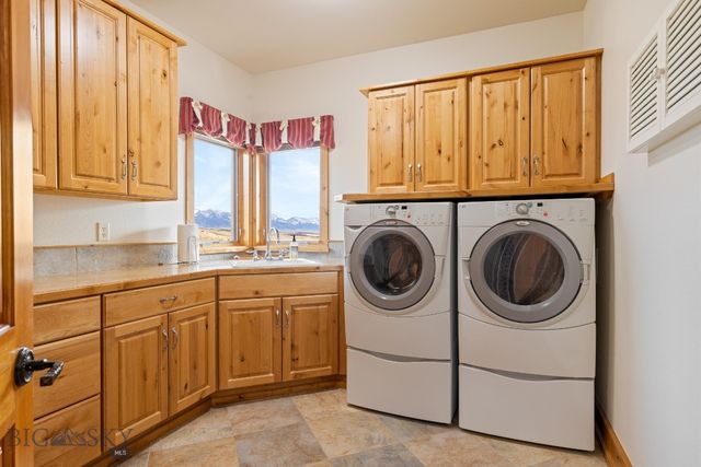 330 Yucca Pass Road, Manhattan, MT 59741