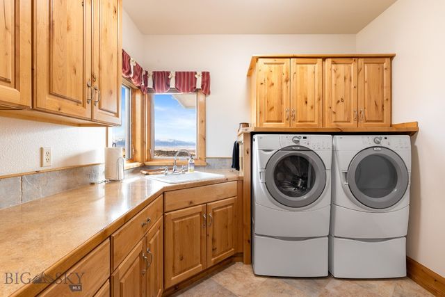 330 Yucca Pass Road, Manhattan, MT 59741