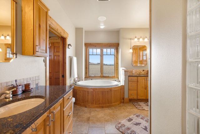 330 Yucca Pass Road, Manhattan, MT 59741