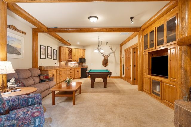 330 Yucca Pass Road, Manhattan, MT 59741