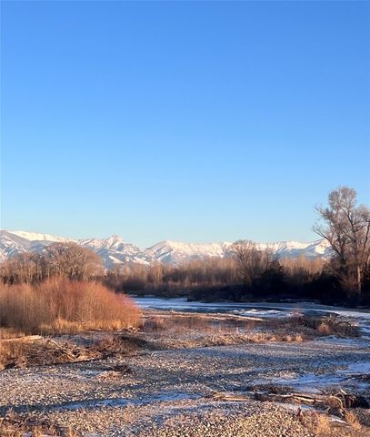 330 Yucca Pass Road, Manhattan, MT 59741