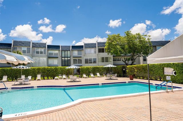 7877 Golf Cir Drive 108, Margate, FL 33063