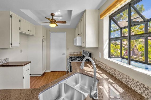 1091 Shadowridge Drive 118, Vista, CA 92081