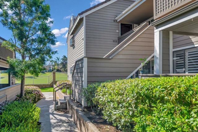 1091 Shadowridge Drive 118, Vista, CA 92081