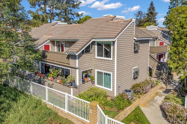 1091 Shadowridge Drive 118, Vista, CA 92081