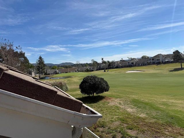 1091 Shadowridge Drive 118, Vista, CA 92081