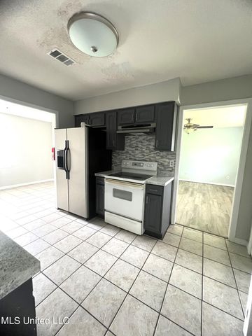 608 Kimberly Drive, D'iberville, MS 39540