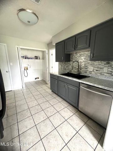 608 Kimberly Drive, D'iberville, MS 39540