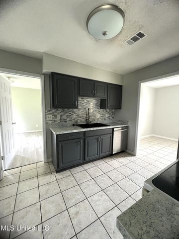 608 Kimberly Drive, D'iberville, MS 39540